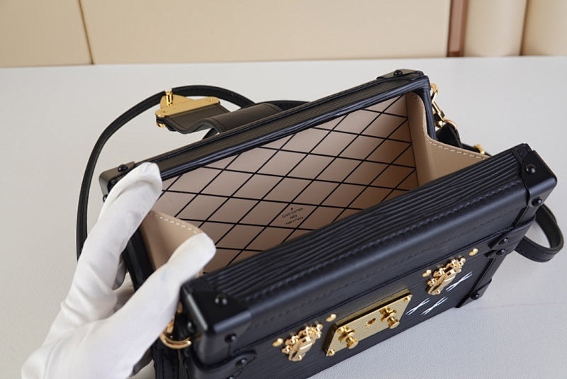 Dragons Bags ln Luxury Bag --61309