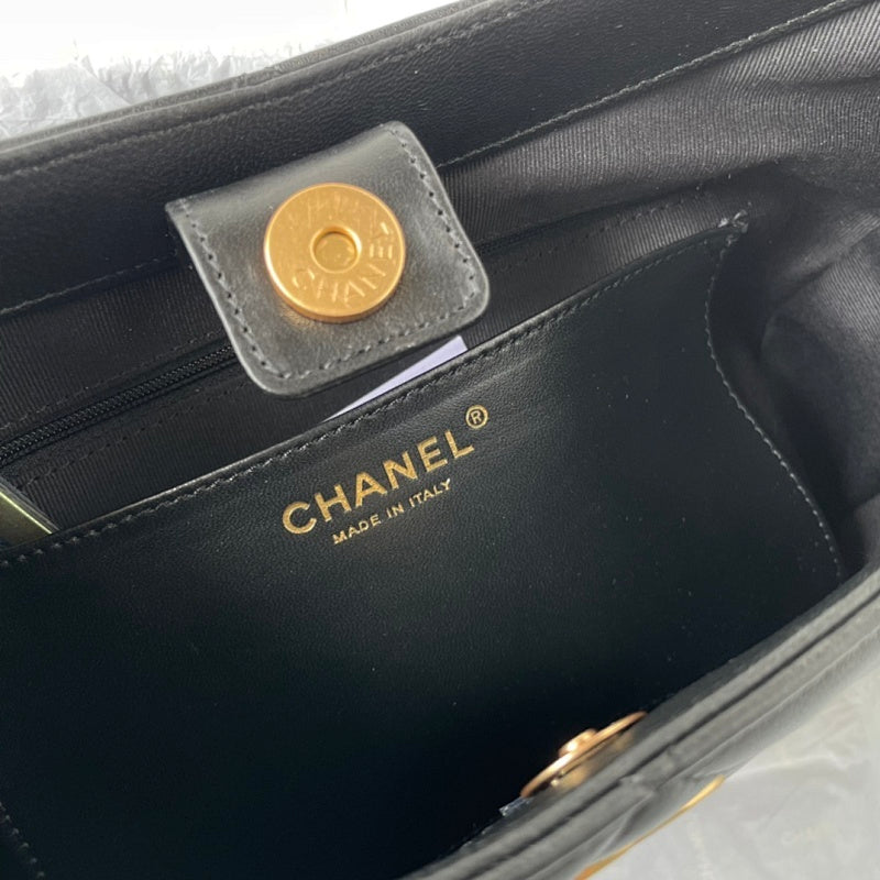 new-luxury-designer-bags-nm9415