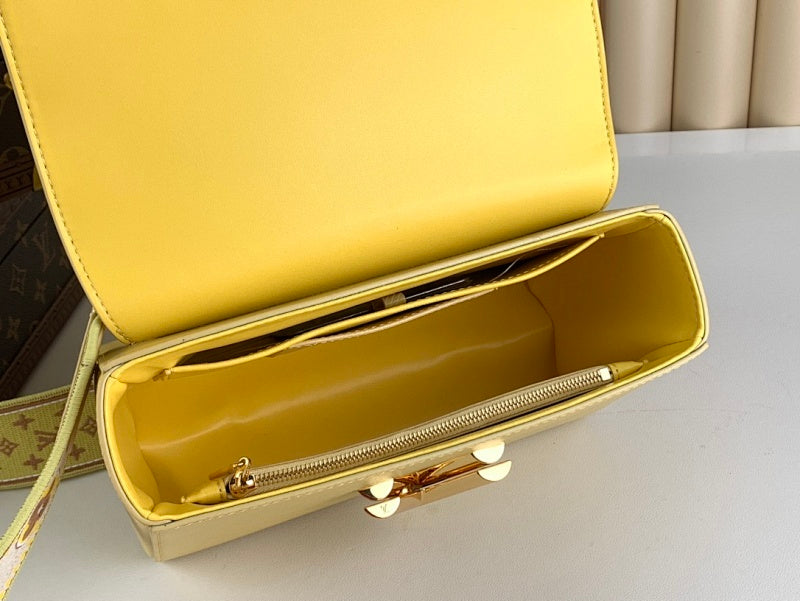 Dragons Bags ln Luxury Bag --61586