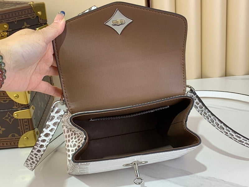 Dragons Bags ln Luxury Bag --69512