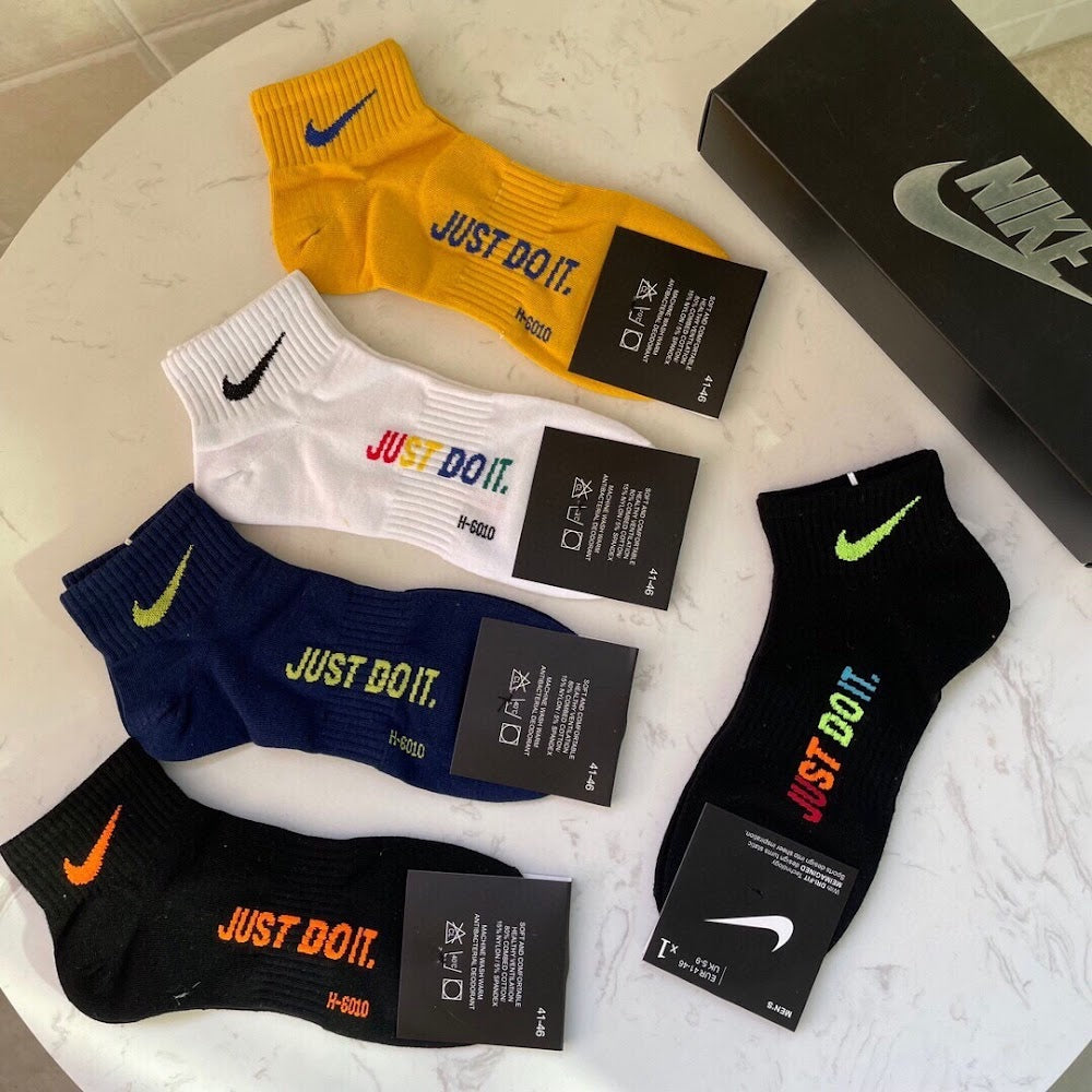 Dragons Bags Premium Luxury Socks --98398
