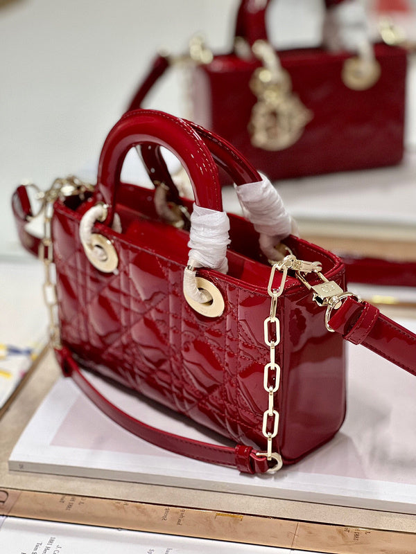 Dragons Bags Detail
