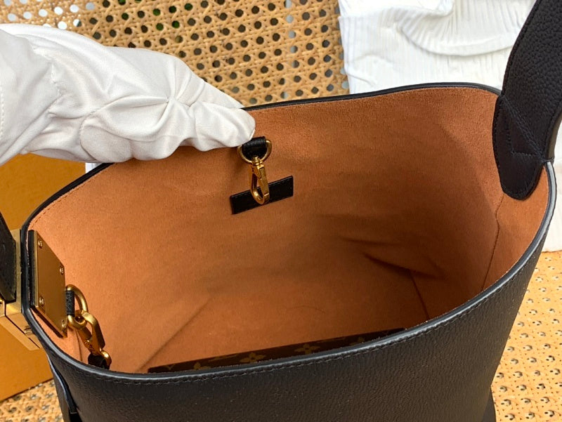 Dragons Bags ln Luxury Bag --62359