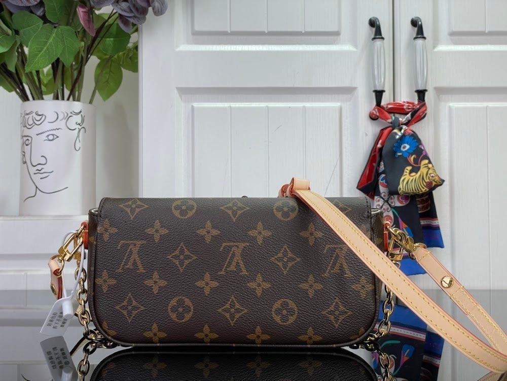 Dragons Bags ln Luxury Bag --97117