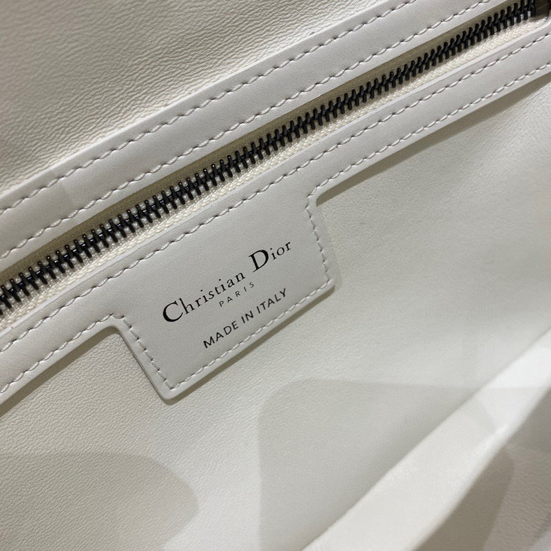 Dragons Bags Detail
