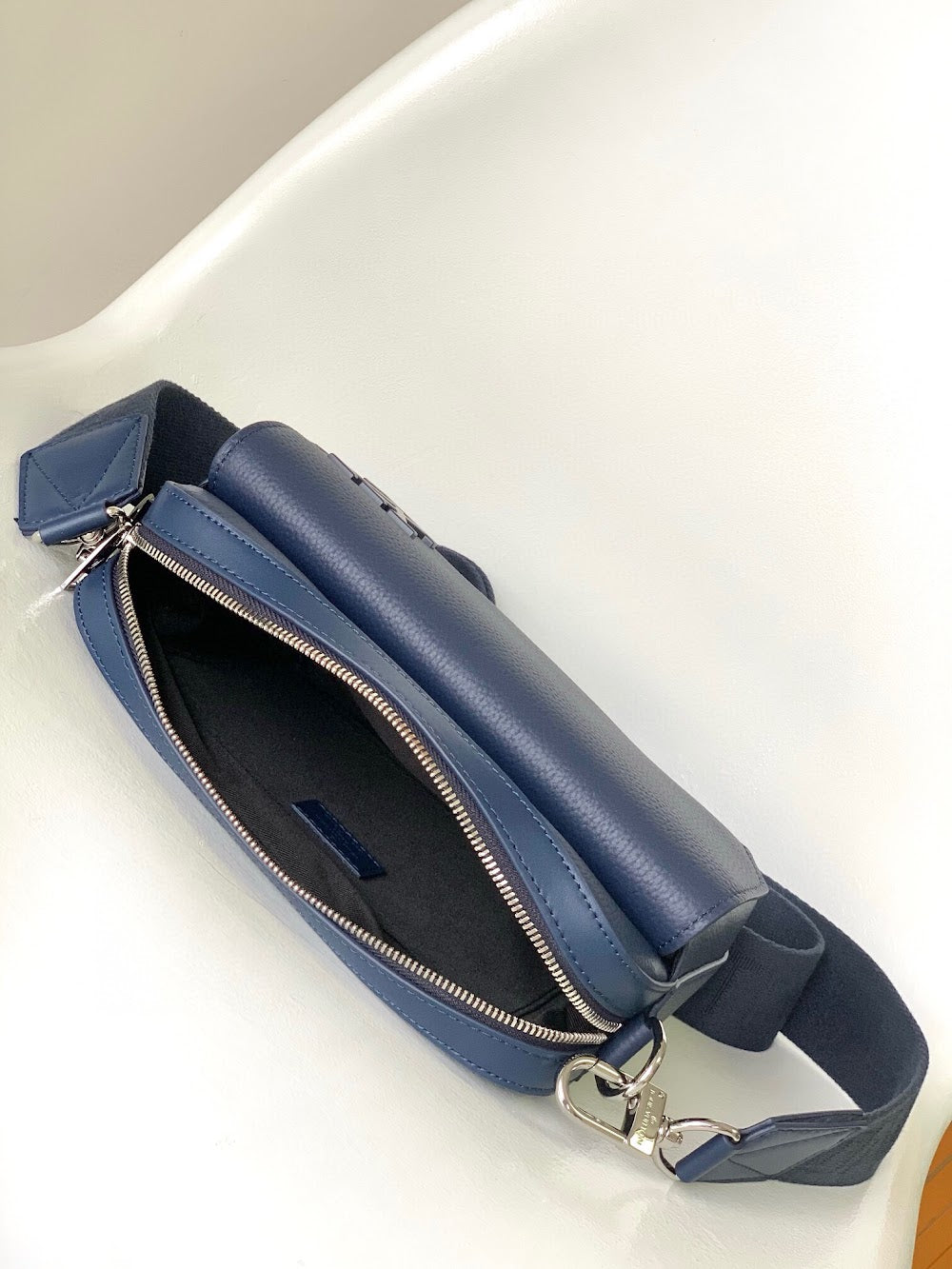 Dragons Bags ln Luxury Bag --71325