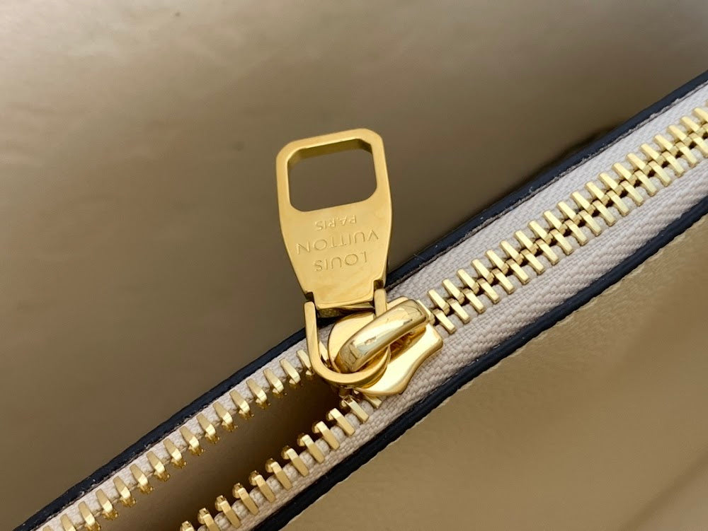 Dragons Bags ln Luxury Bag --61547