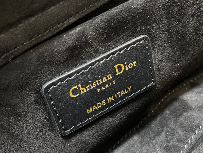 Dragons Bags Detail