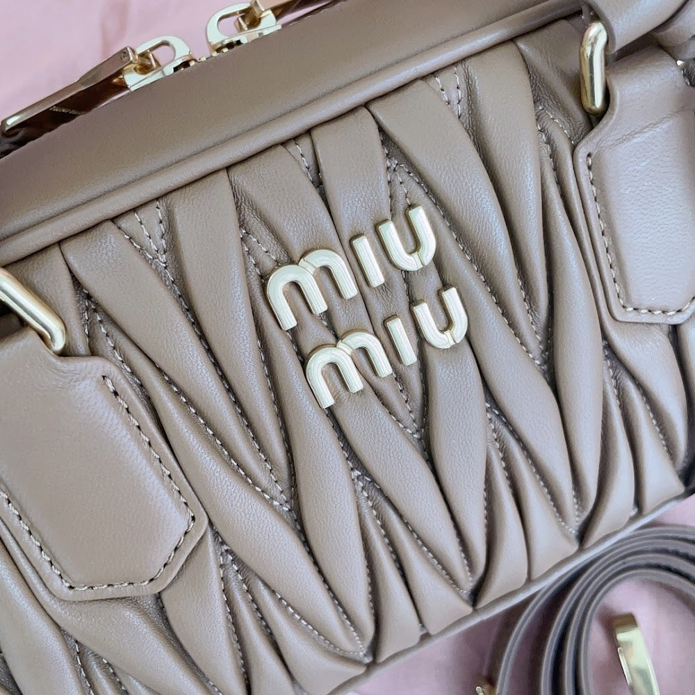 Dragons Bags Miun Miun Luxury Bag --122384