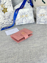 new-luxury-designer-bags-nm7570