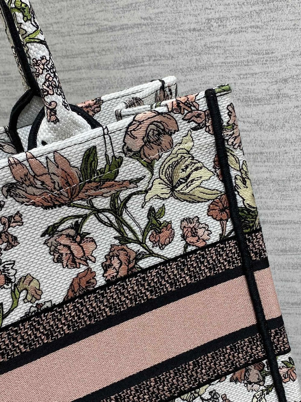 Dragons BagsDiorn Luxury Bag --115451