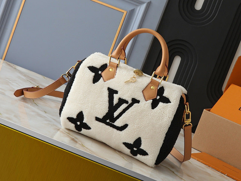 Dragons Bags ln Luxury Bag --81575
