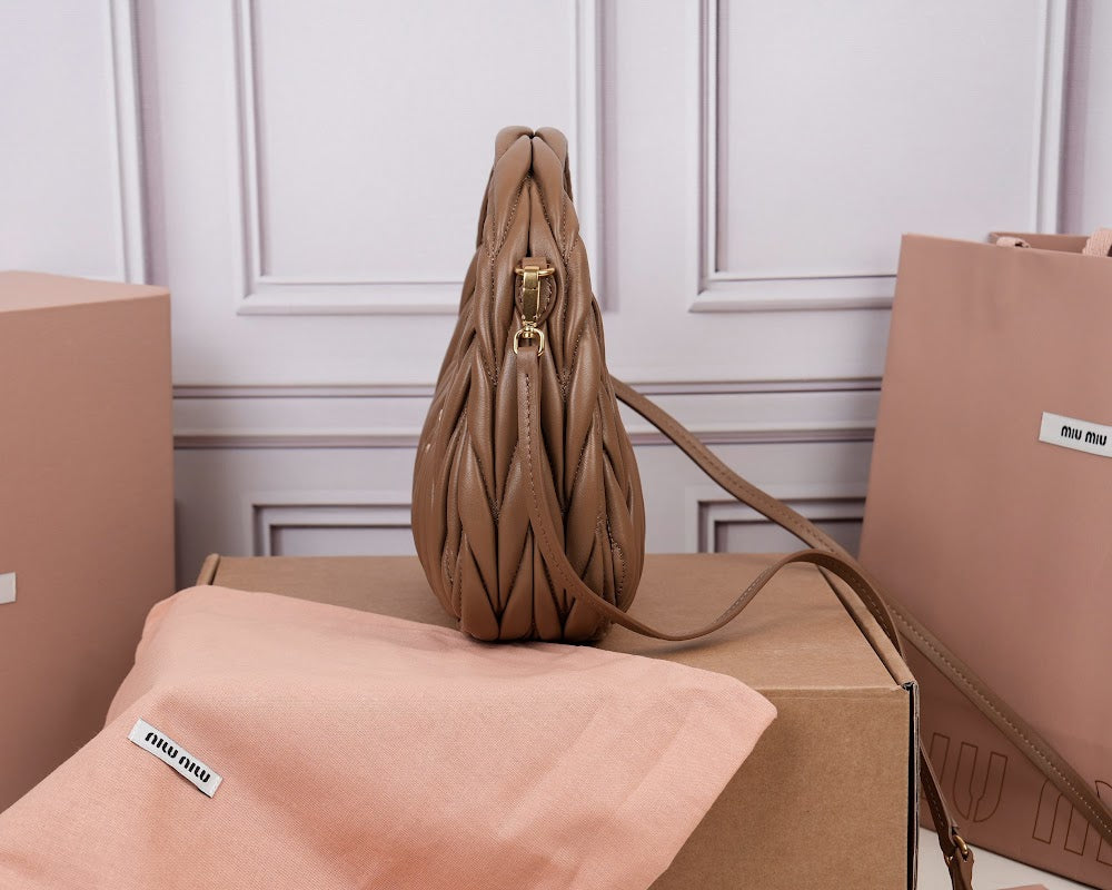 Dragons Bags Miun Miun Luxury Bag --123608