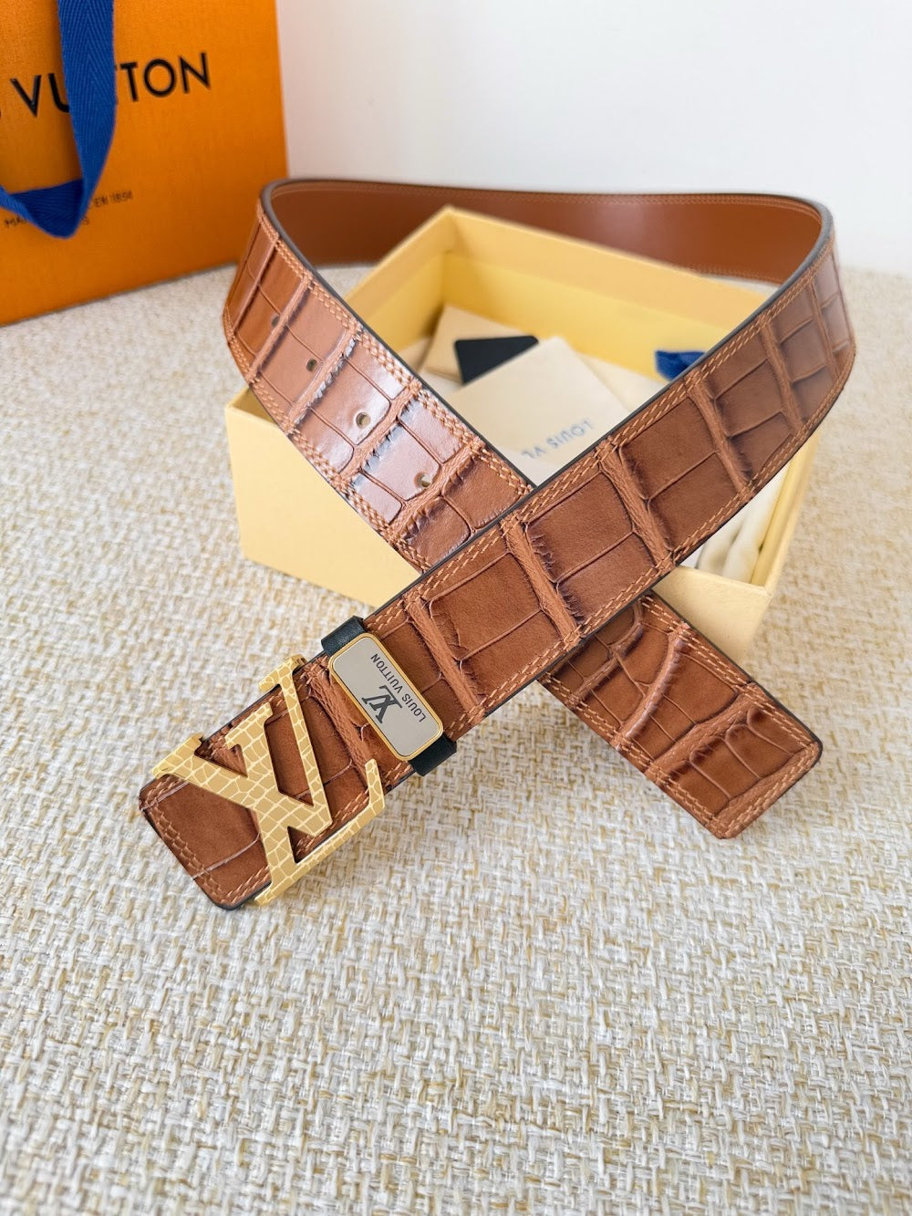 Dragons Bags ln Luxury Belt --101103