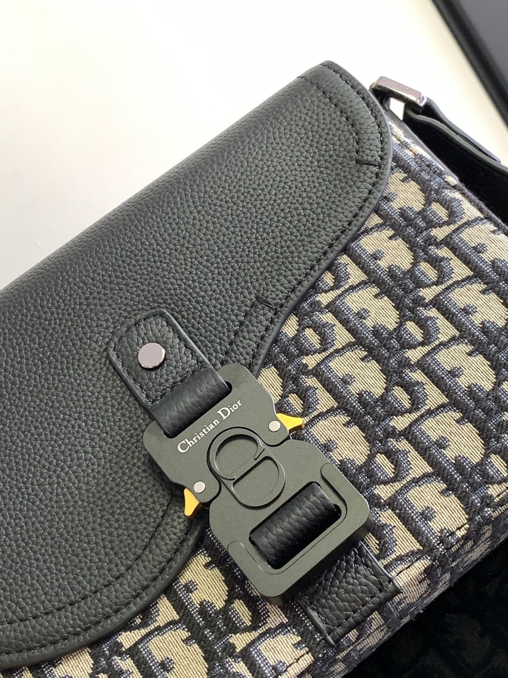 Dragons BagsDiorn Luxury Bag --115833