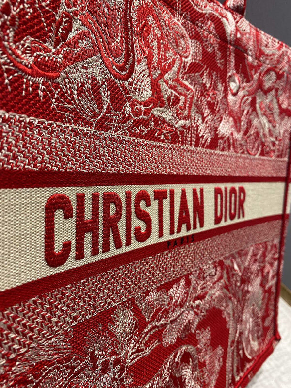 Dragons Bags Detail