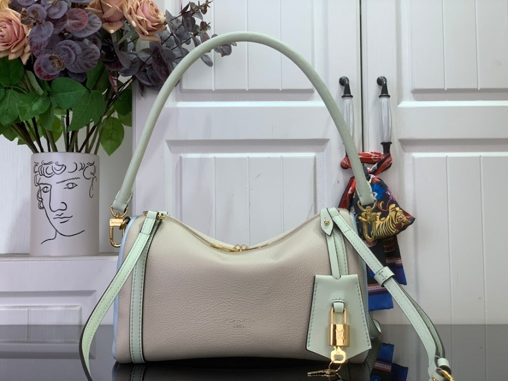 Dragons Bags ln Luxury Bag --96697