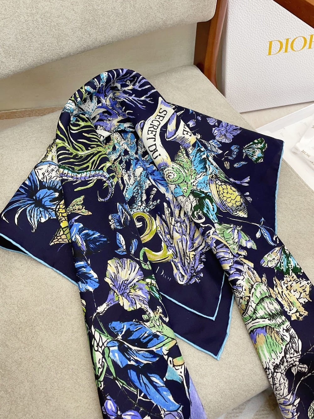 Dragons Bags Premium Designer Scarf --98853