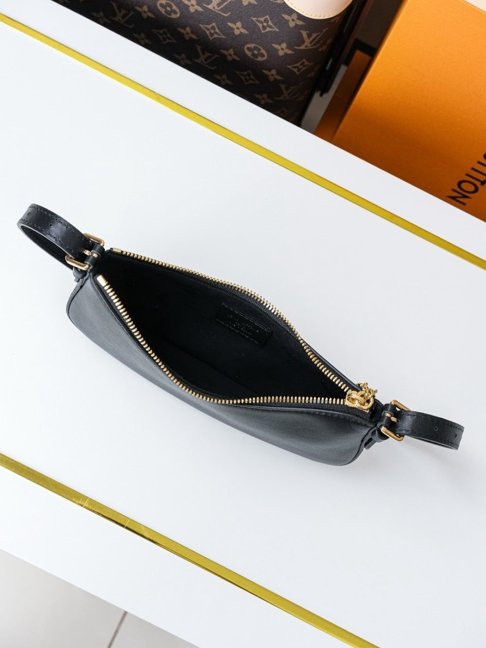 Dragons Bags ln Luxury Bag --81780