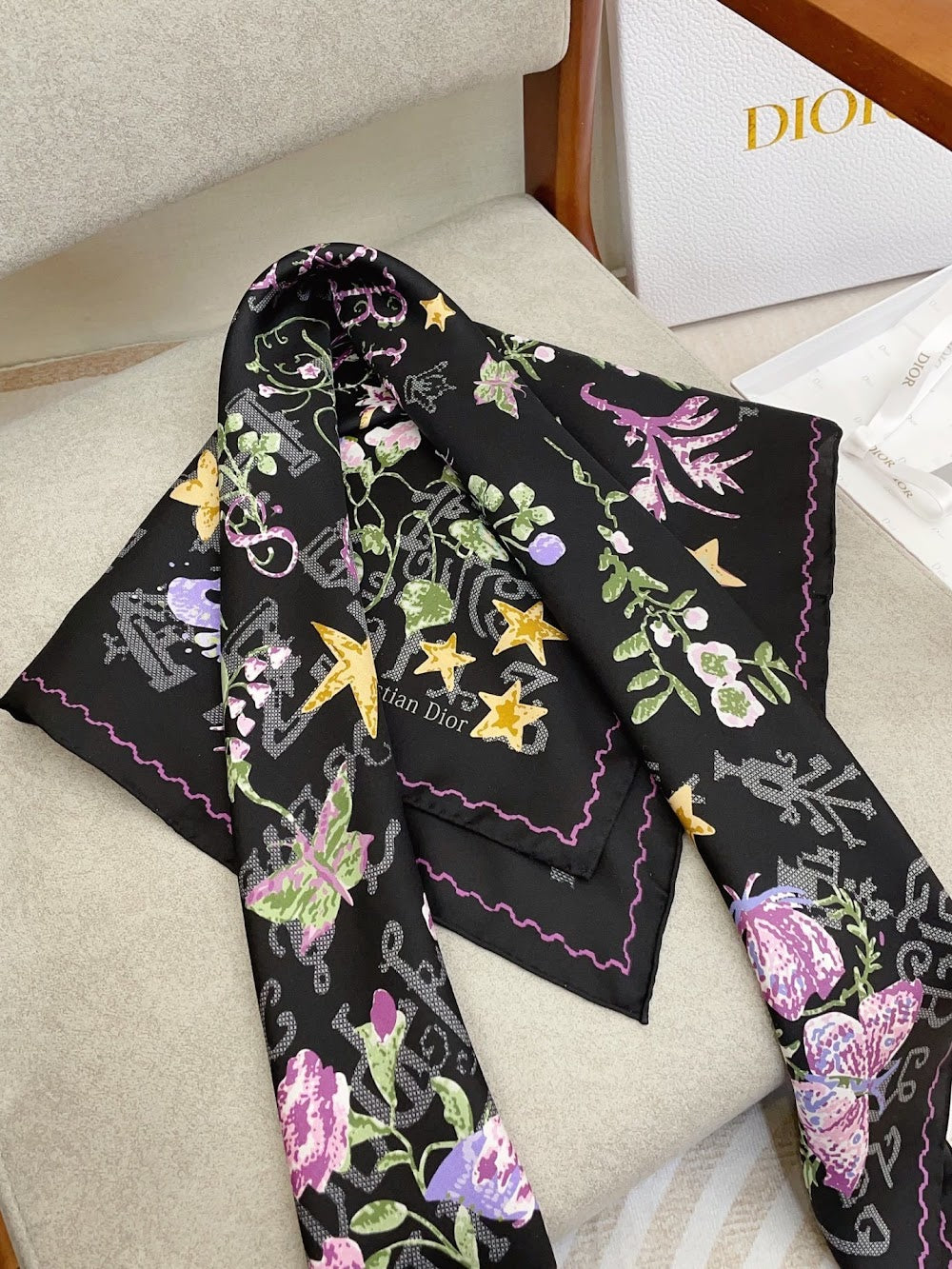 Dragons Bags Premium Designer Scarf --98867