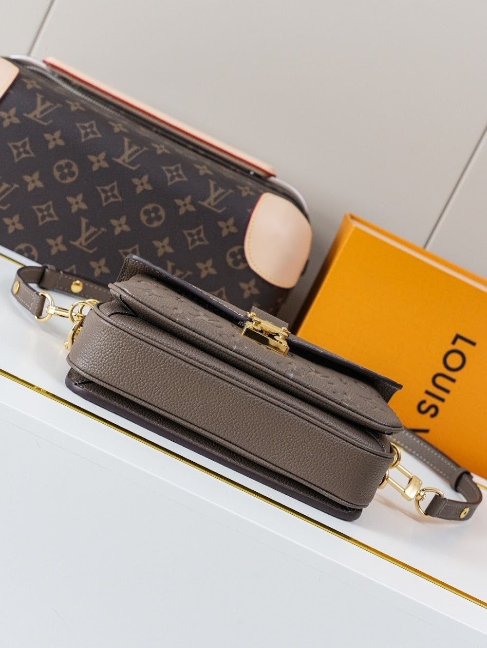 Dragons Bags ln Luxury Bag --81877