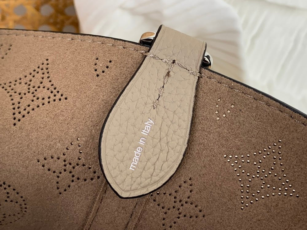 Dragons Bags ln Luxury Bag --61664