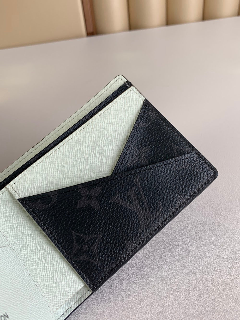 Dragons Bags ln Luxury Bag --67644