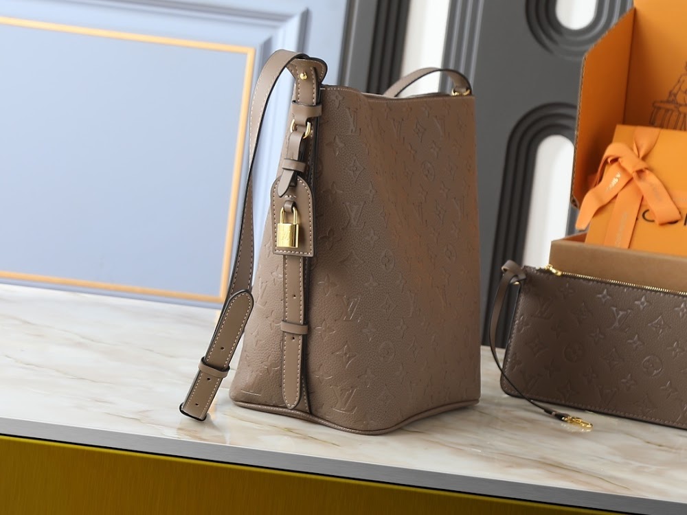 Dragons Bags ln Luxury Bag --77367