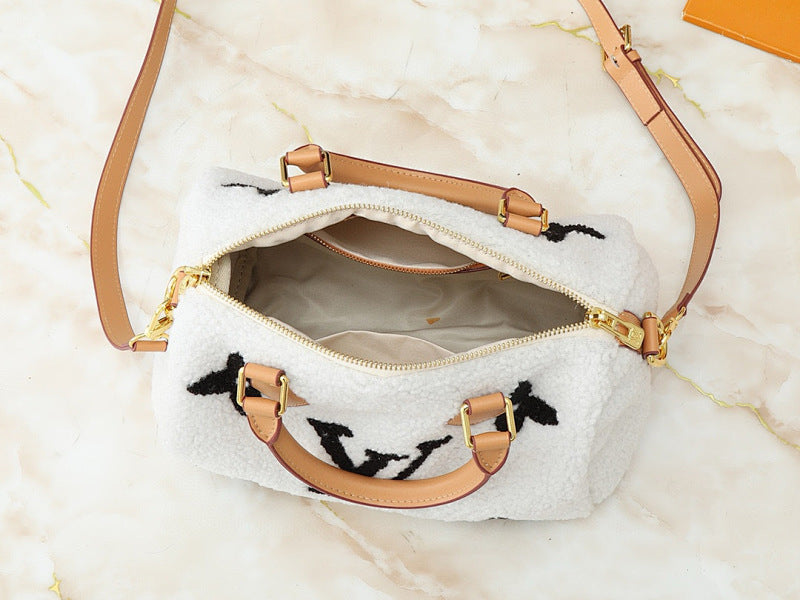 Dragons Bags ln Luxury Bag --81575