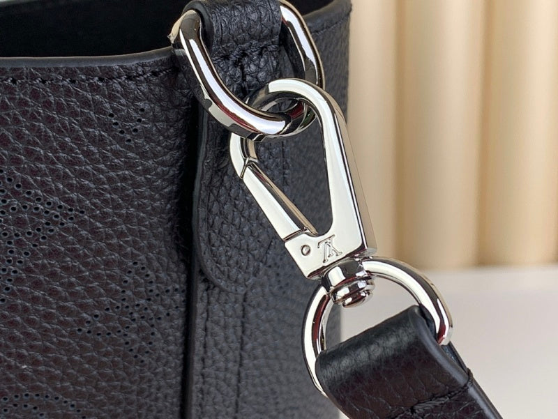 Dragons Bags ln Luxury Bag --61404