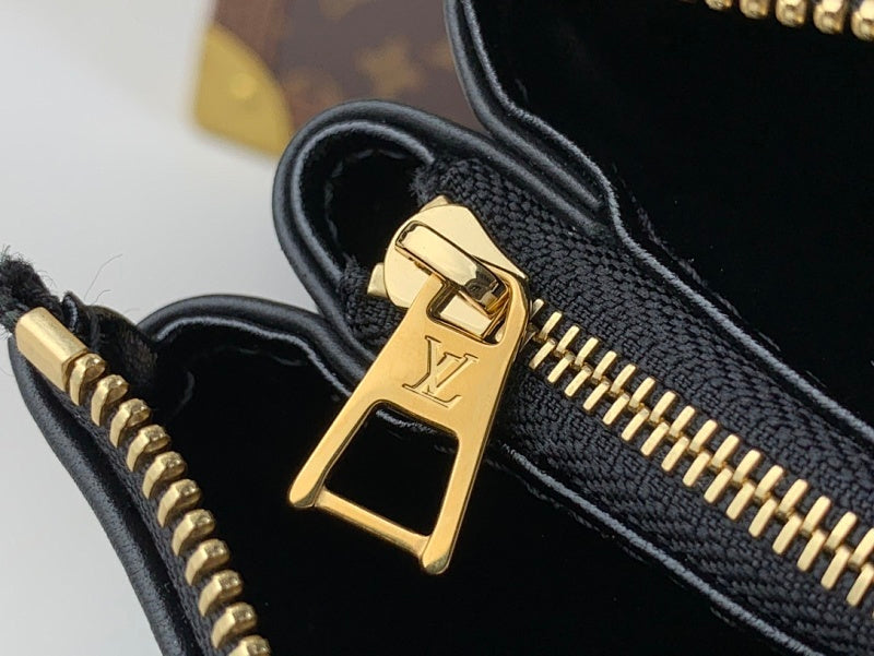 Dragons Bags ln Luxury Bag --61701