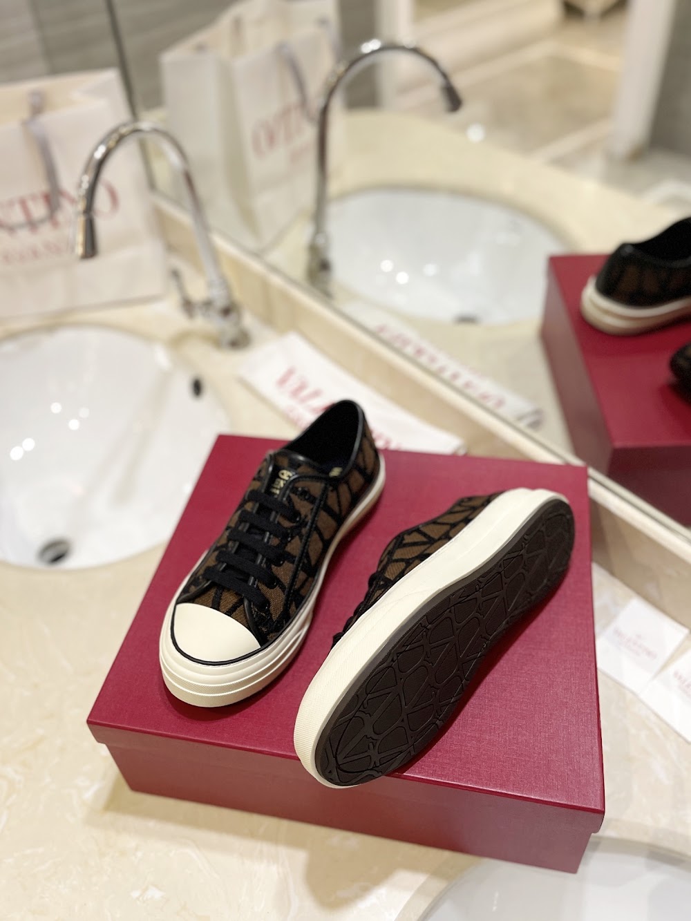 Dragons Bags Valentino Luxury Shoes --52651