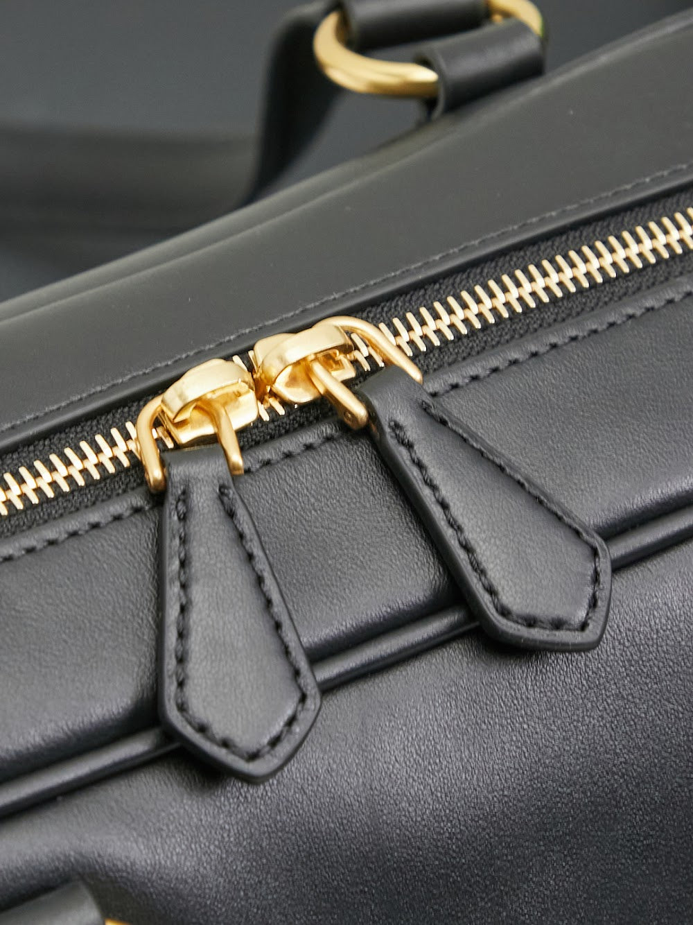 Dragons Bags Miun Miun Luxury Bag --123110