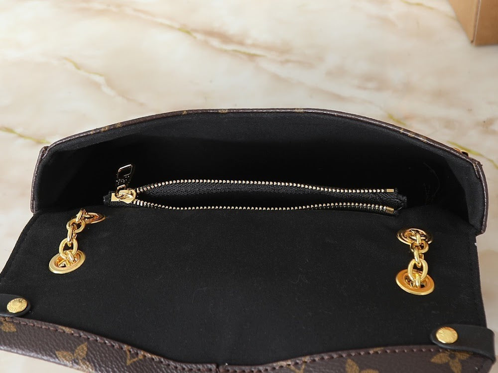Dragons Bags ln Luxury Bag --81856