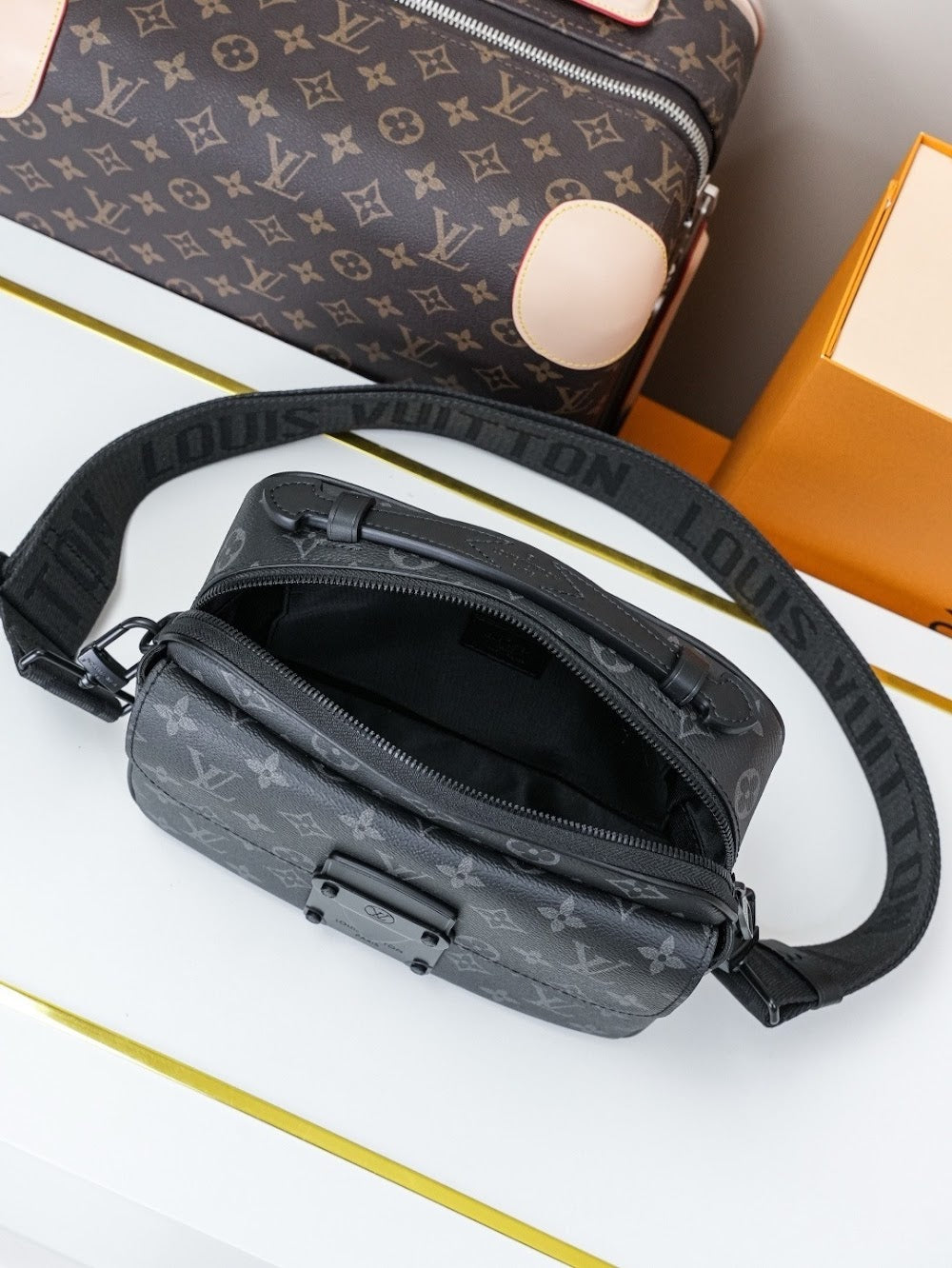 Dragons Bags ln Luxury Bag --71584