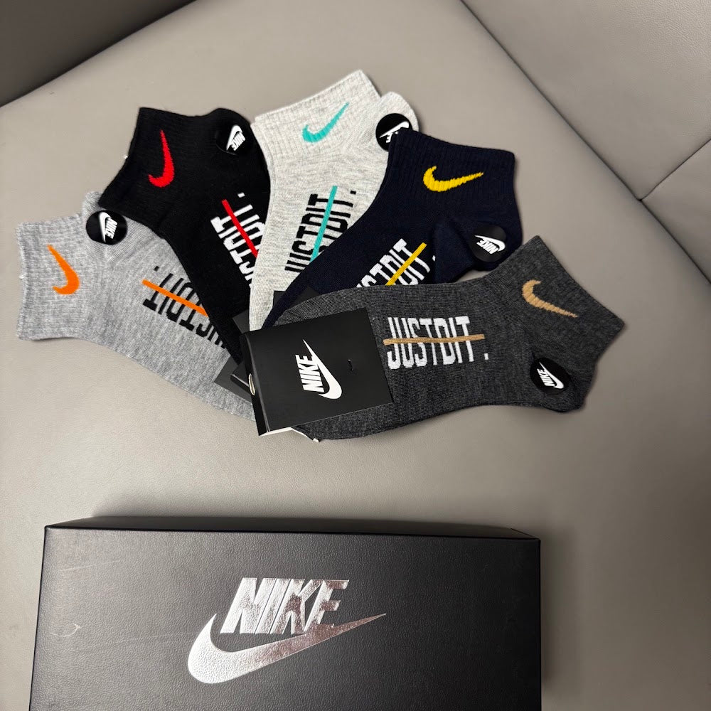 Dragons Bags Premium Luxury Socks --98395