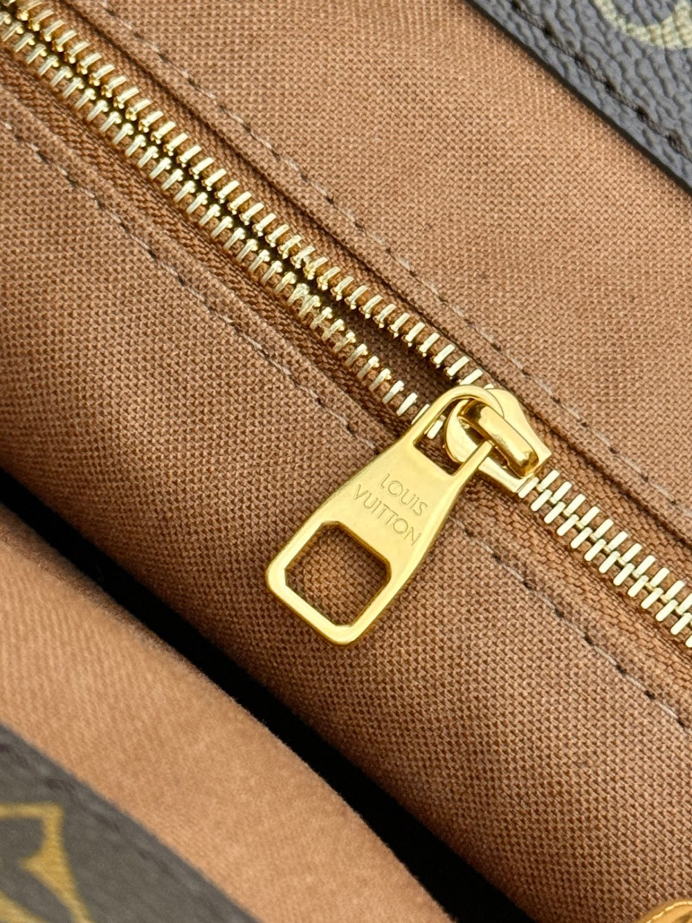 Dragons Bags ln Luxury Bag --96302