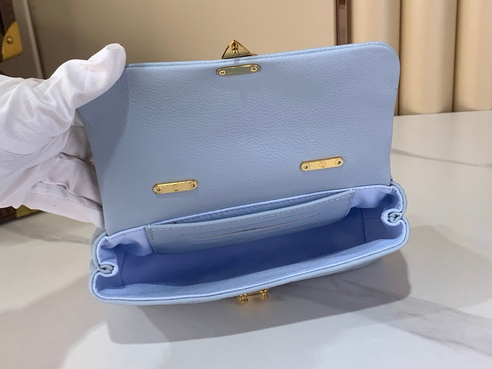 Dragons Bags ln Luxury Bag --70005