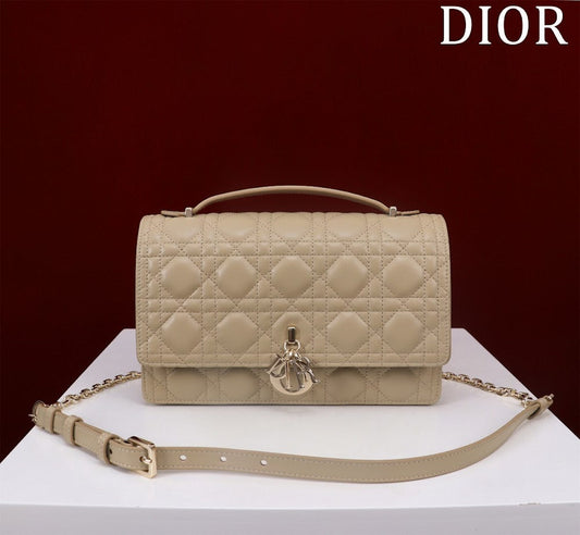 Dragons BagsDiorn Luxury Bag --116286