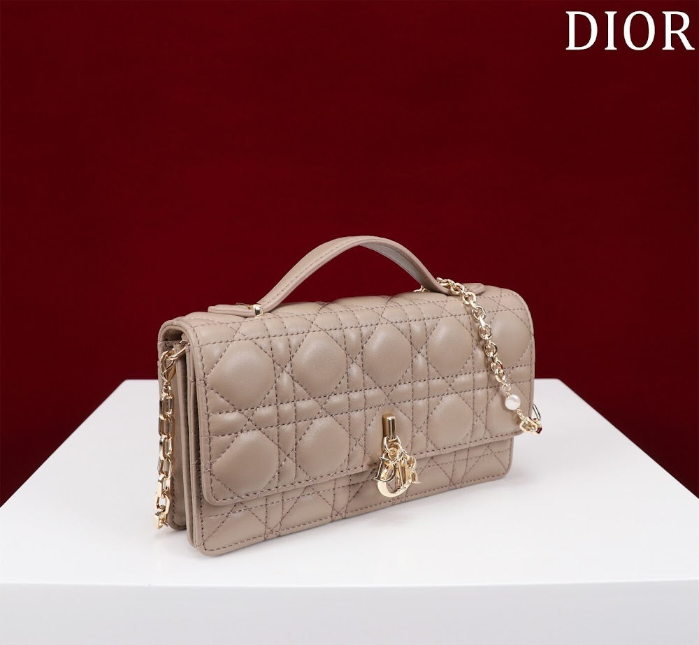 Dragons BagsDiorn Luxury Bag --116242