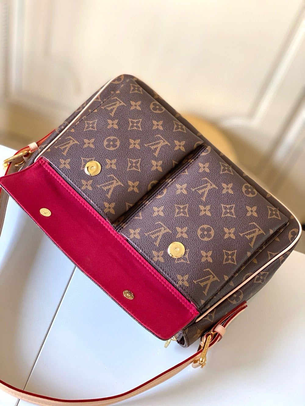 Dragons Bags ln Luxury Bag --81713