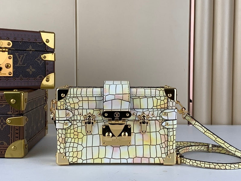 Dragons Bags ln Luxury Bag --68464