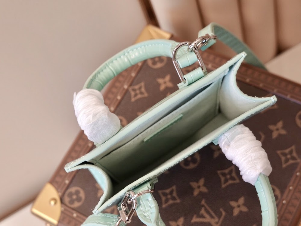 Dragons Bags ln Luxury Bag --60267