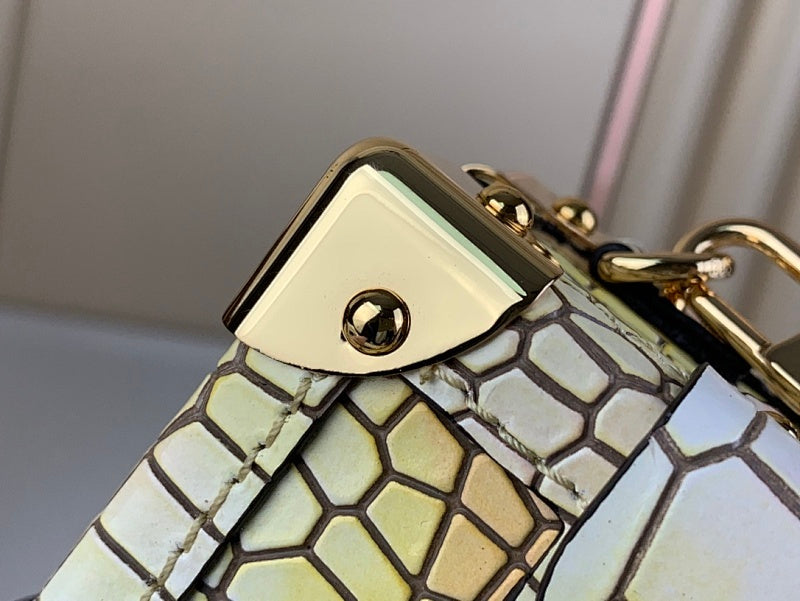 Dragons Bags ln Luxury Bag --68464