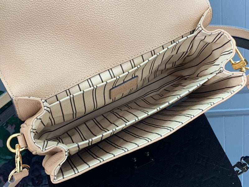 Dragons Bags ln Luxury Bag --59664