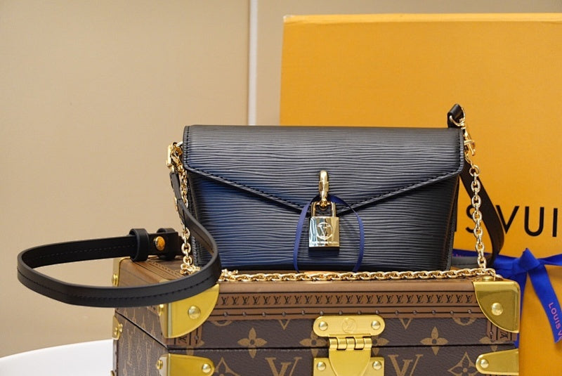 Dragons Bags ln Luxury Bag --66539