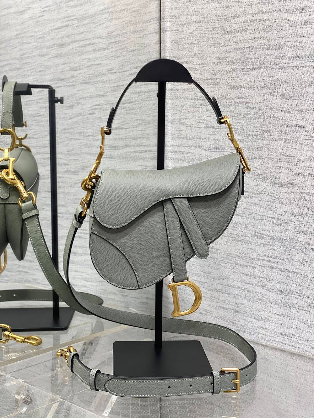 Dragons BagsDiorn Luxury Bag --115000