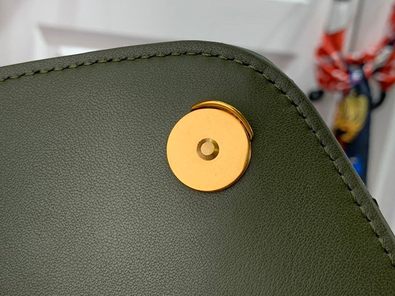Dragons Bags ln Luxury Bag --59645