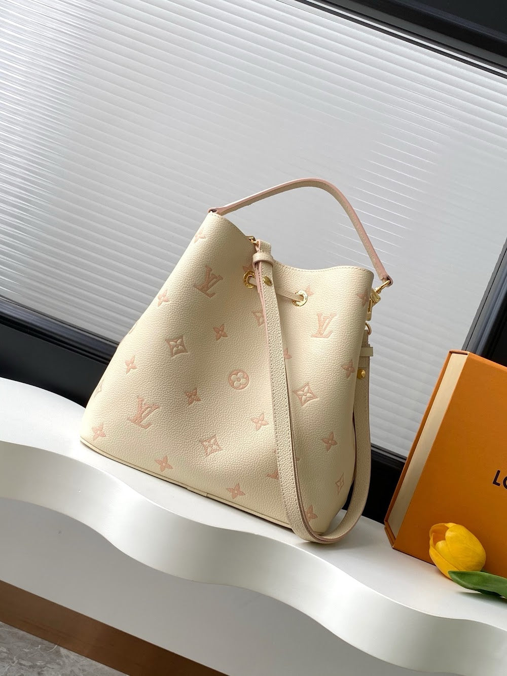 Dragons Bags ln Luxury Bag --81798