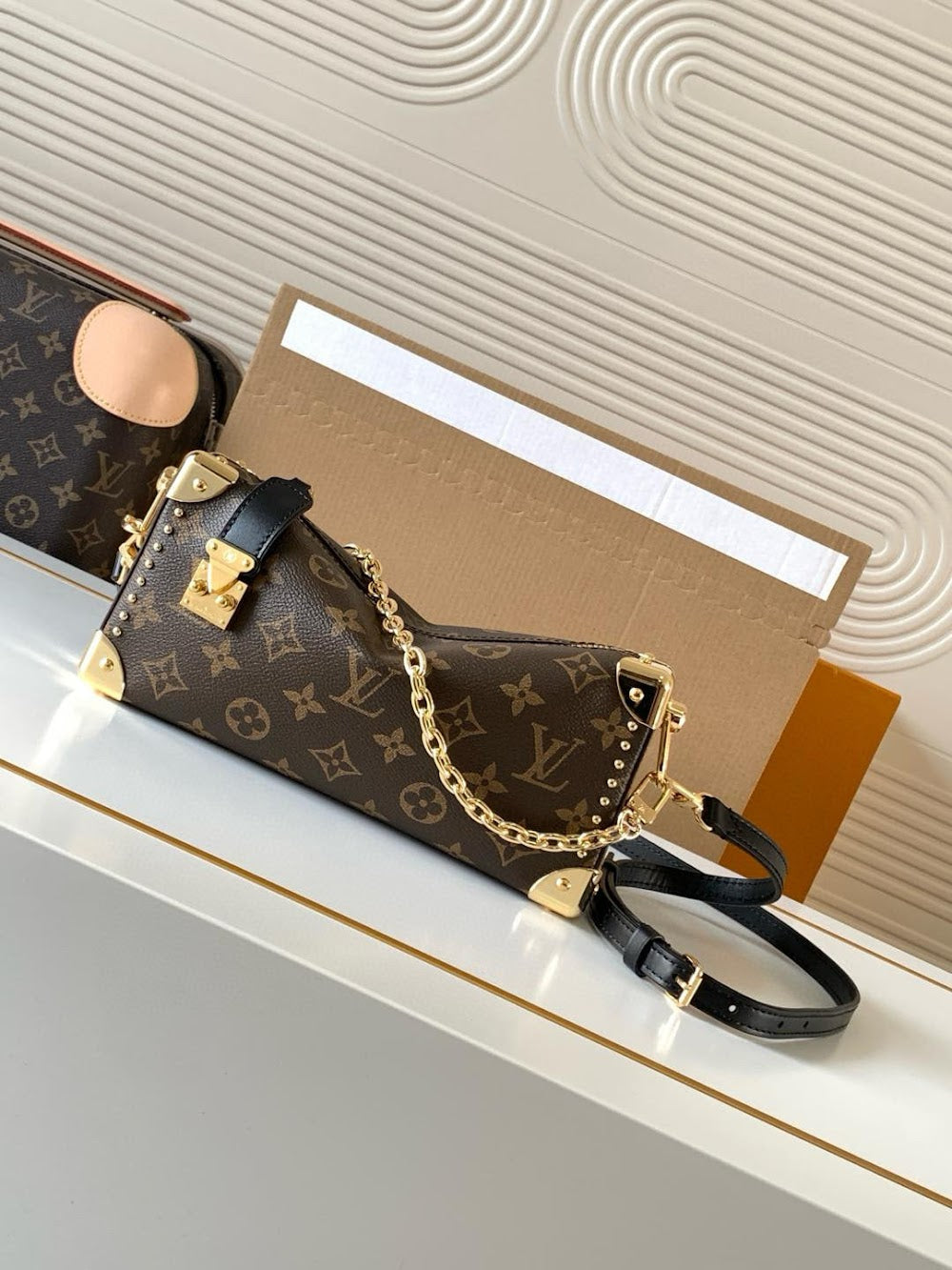 Dragons Bags ln Luxury Bag --81610